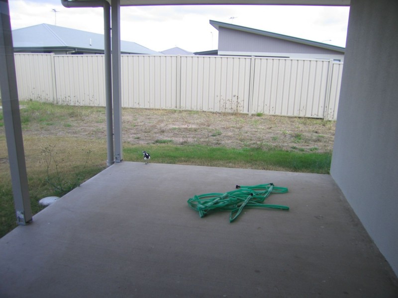 2 Easton Street, Emerald QLD 4720