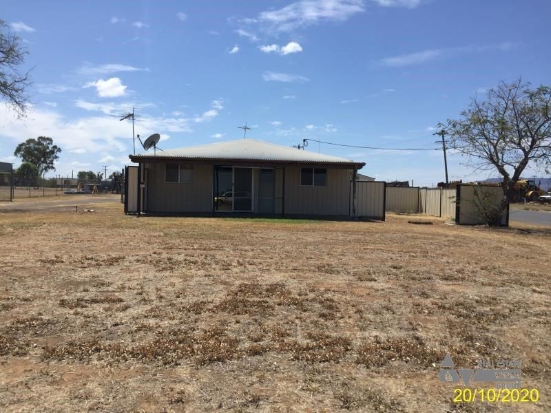 37 Ardurad Rd, Blackwater QLD 4717