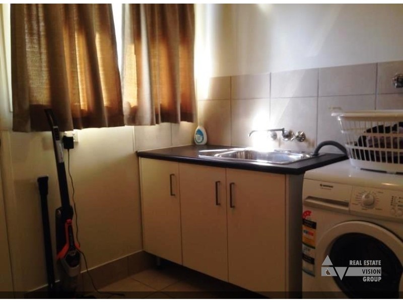 39 Macdonald Cres, Blackwater QLD 4717