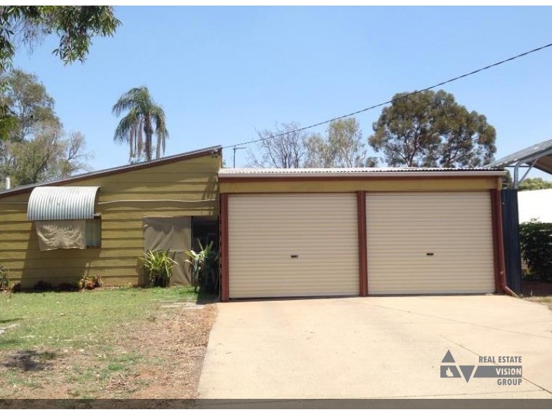 39 Macdonald Cres, Blackwater QLD 4717