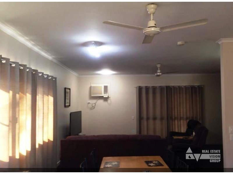 39 Macdonald Cres, Blackwater QLD 4717