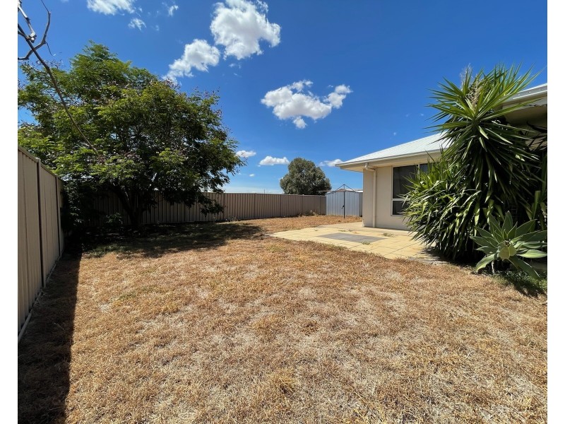 32 Manna Street, Blackwater QLD 4717