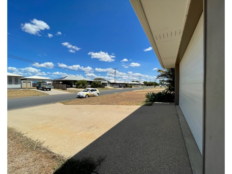 32 Manna Street, Blackwater QLD 4717