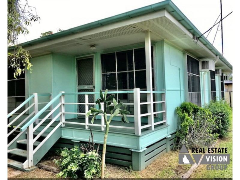 28 Long St, Blackwater QLD 4717