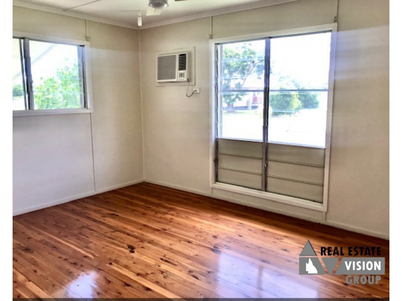 28 Long St, Blackwater QLD 4717