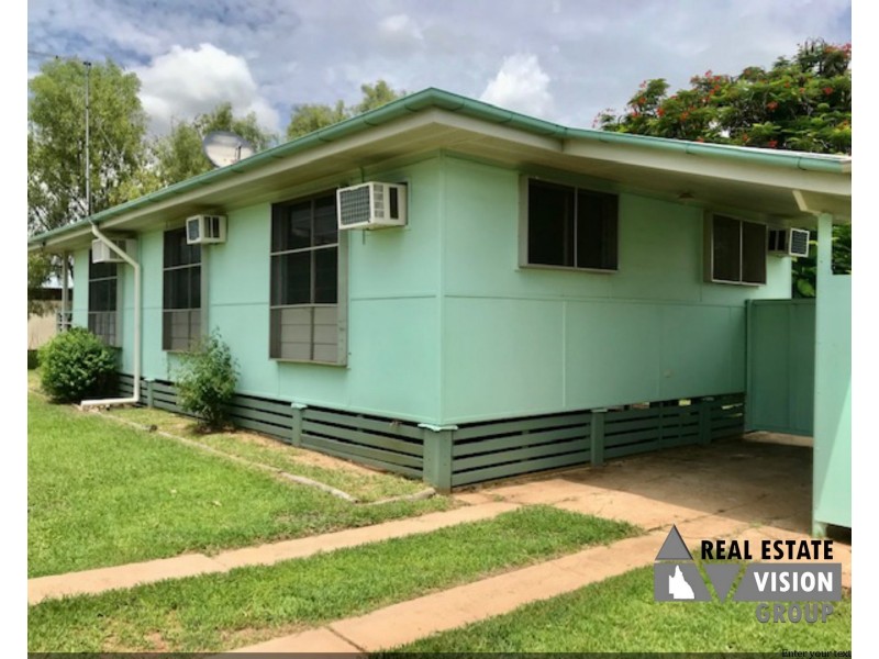 28 Long St, Blackwater QLD 4717
