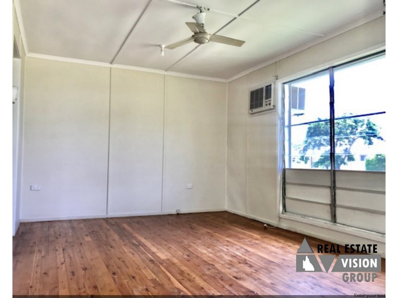 28 Long St, Blackwater QLD 4717