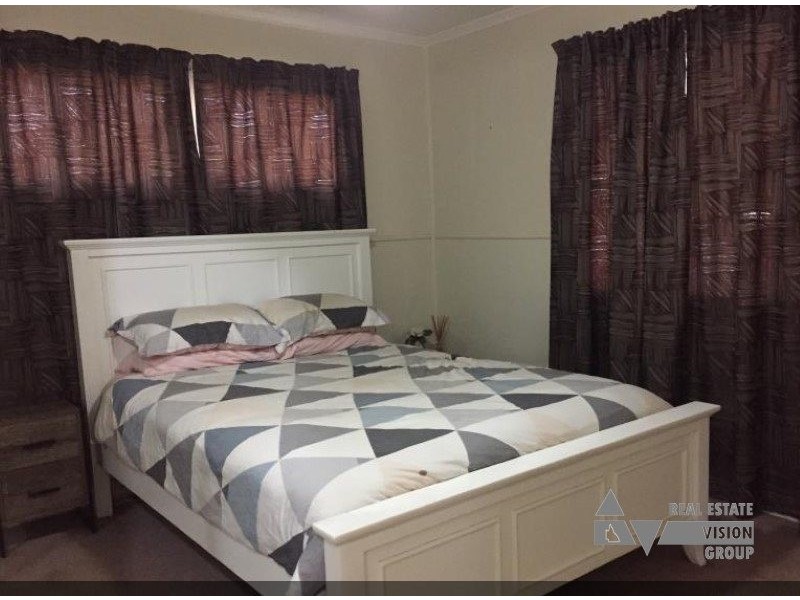 20 Arnold St, Blackwater QLD 4717