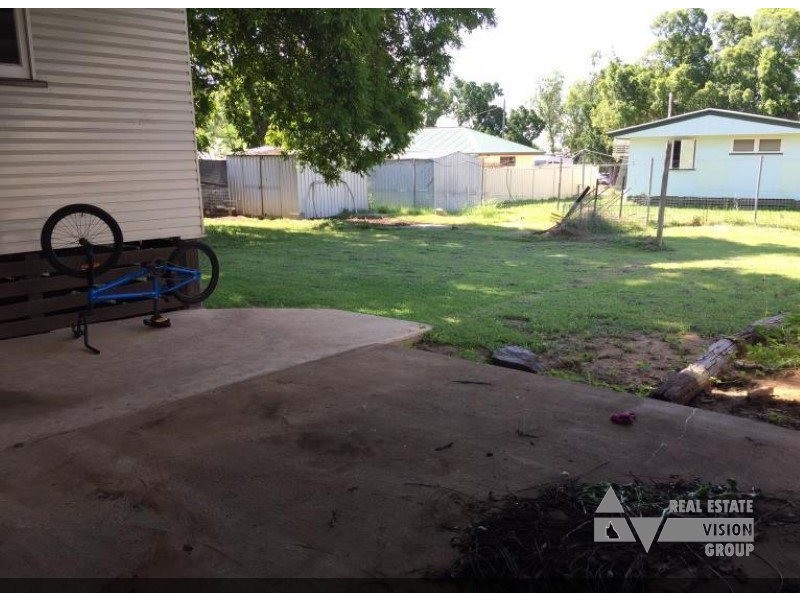 20 Arnold St, Blackwater QLD 4717