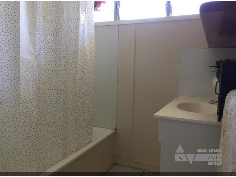 20 Arnold St, Blackwater QLD 4717