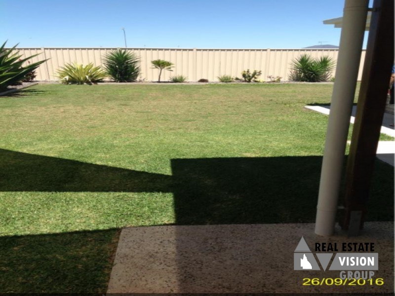 8 Whitney St, Emerald QLD 4720