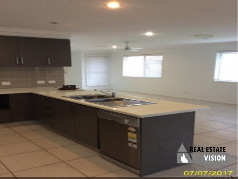 8 Whitney St, Emerald QLD 4720