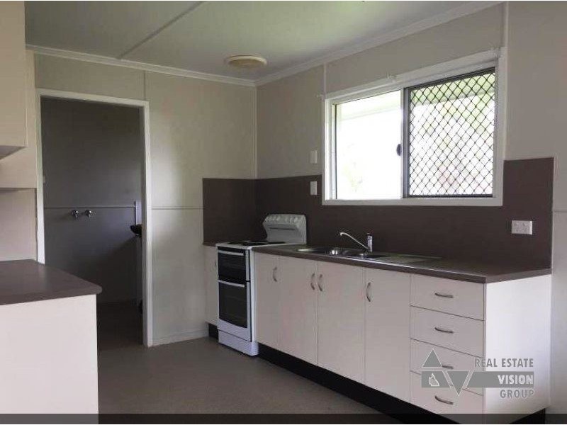 7 Seeman St, Blackwater QLD 4717