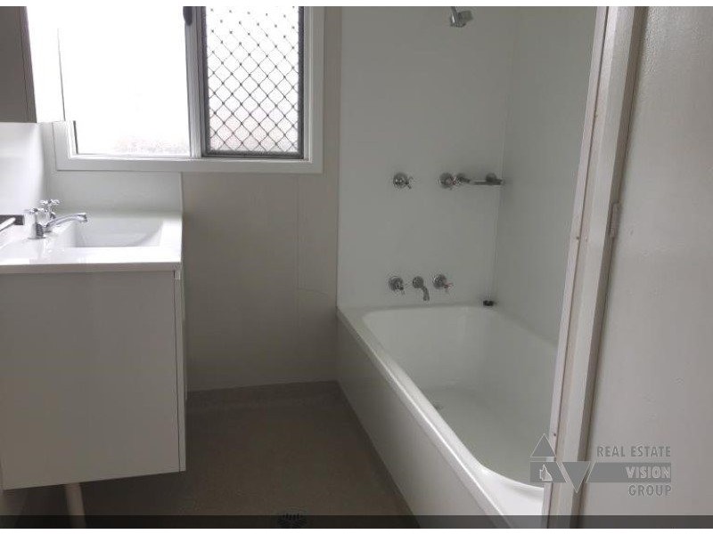 7 Seeman St, Blackwater QLD 4717