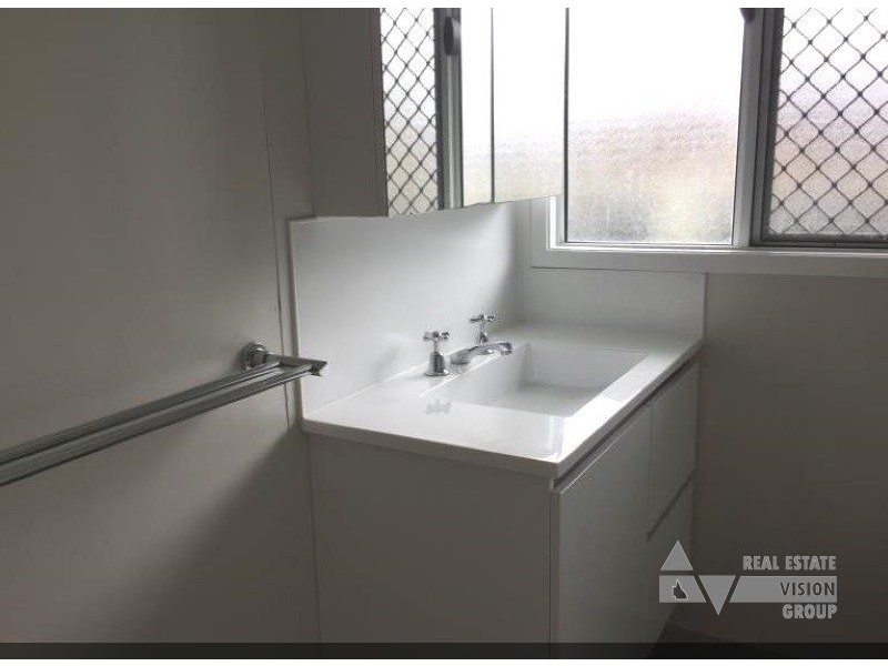 7 Seeman St, Blackwater QLD 4717