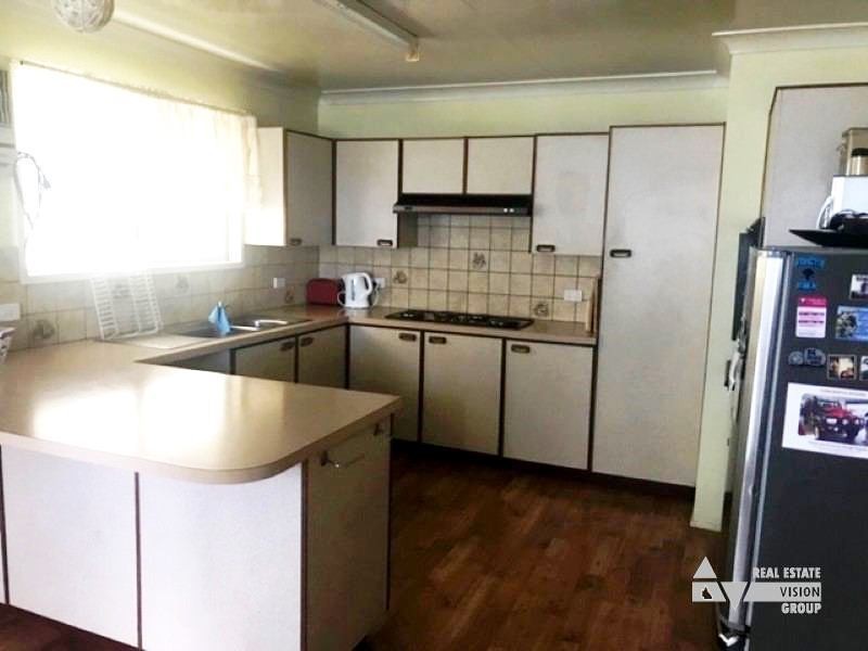 22 Pandanus St, Blackwater QLD 4717