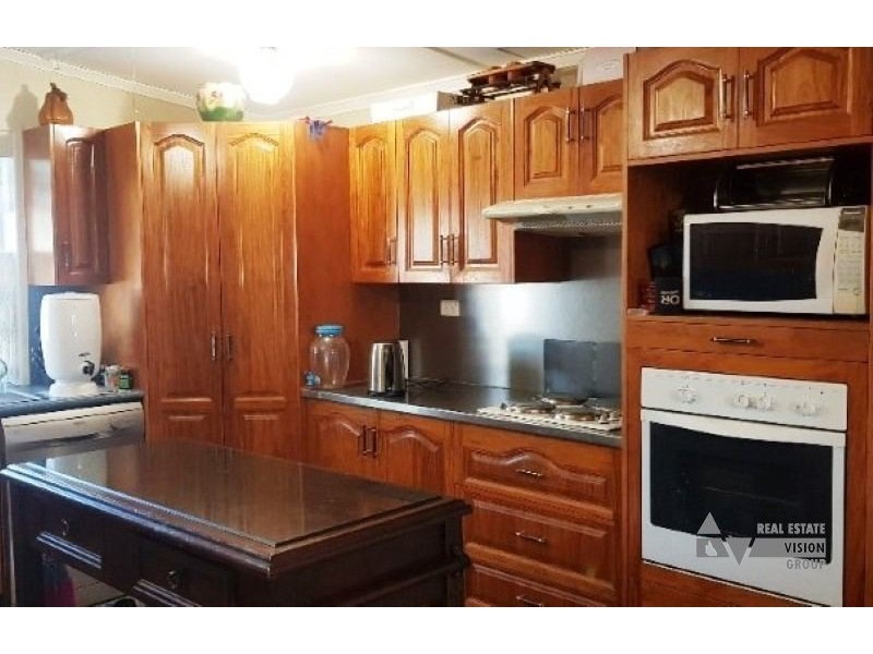 21 East St, Bluff QLD 4702