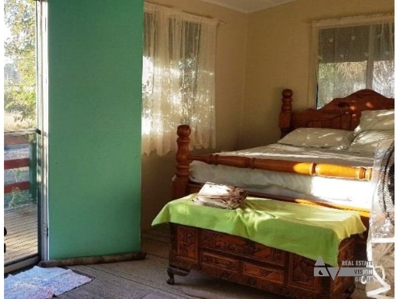 21 East St, Bluff QLD 4702