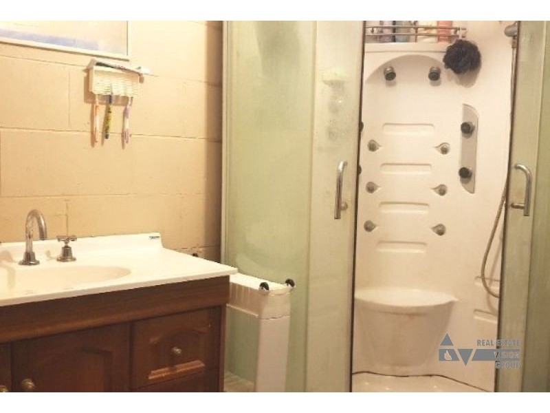 21 East St, Bluff QLD 4702