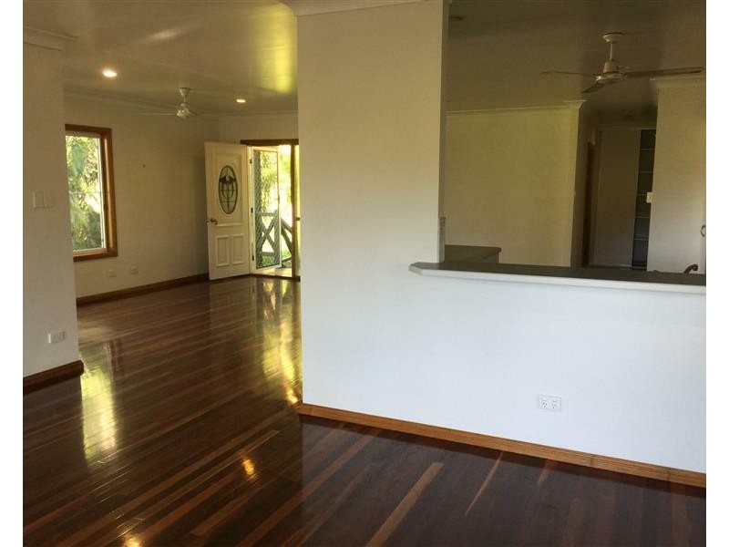 5 Balaka Street, Cannonvale QLD 4802