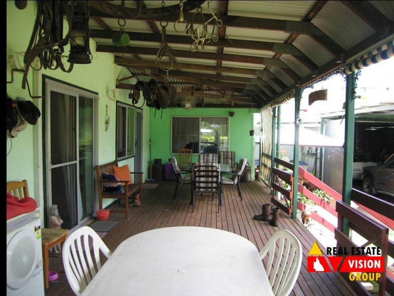 17-19 East Street, Bluff QLD 4702