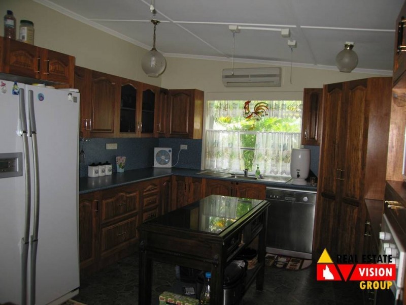 17-19 East Street, Bluff QLD 4702