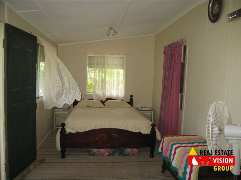17-19 East Street, Bluff QLD 4702