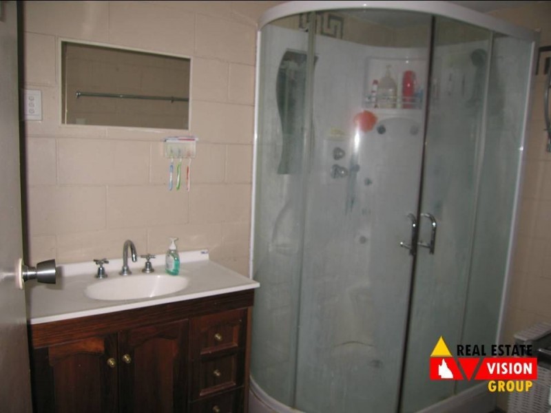 17-19 East Street, Bluff QLD 4702