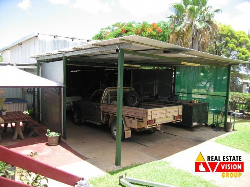 17-19 East Street, Bluff QLD 4702