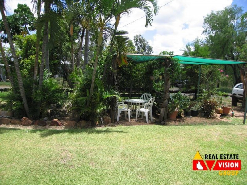 17-19 East Street, Bluff QLD 4702