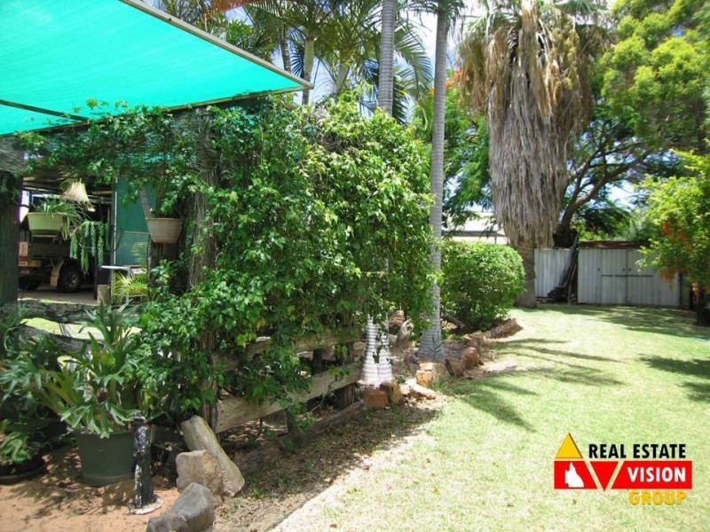 17-19 East Street, Bluff QLD 4702