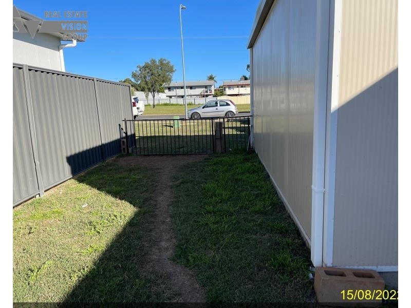 14 Hunter St, Blackwater QLD 4717