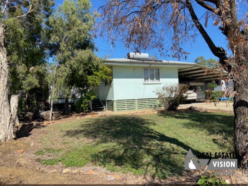 4 Seeman St, Blackwater QLD 4717