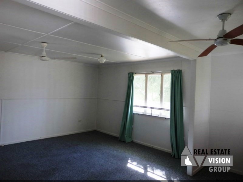 4 Seeman St, Blackwater QLD 4717