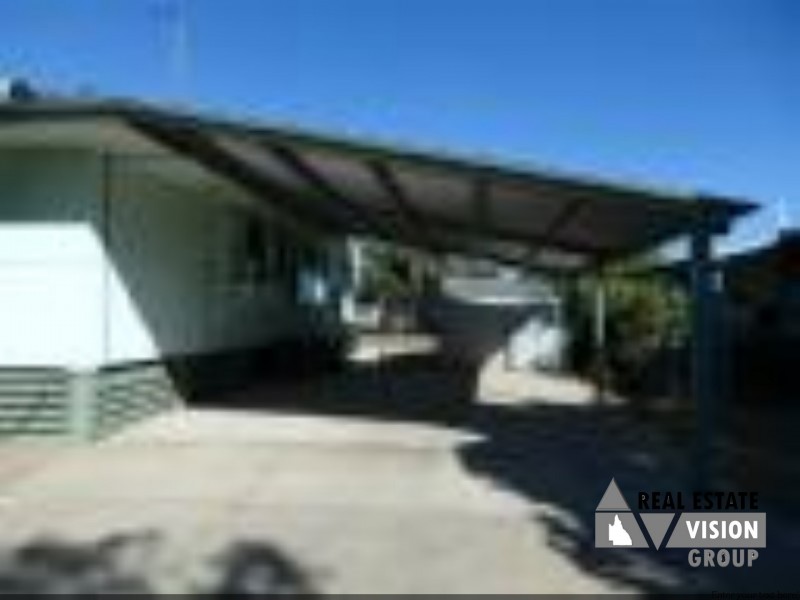 4 Seeman St, Blackwater QLD 4717