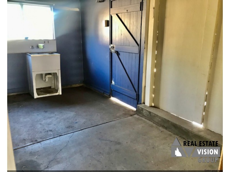 10 Seeman St, Blackwater QLD 4717