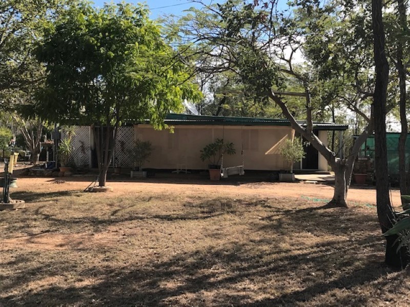 24 Robinsons Ave, Rubyvale QLD 4702