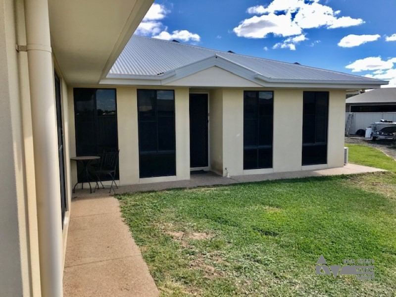 14 Baird St, Emerald QLD 4720