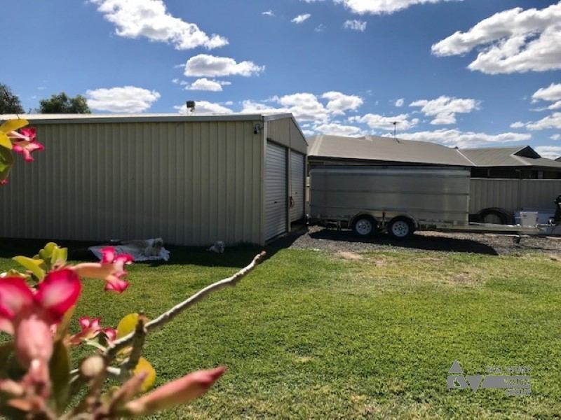 14 Baird St, Emerald QLD 4720