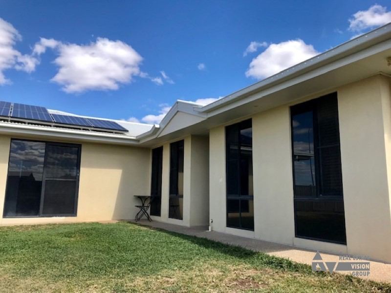 14 Baird St, Emerald QLD 4720
