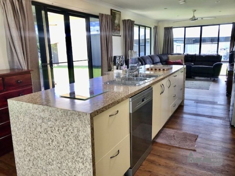 14 Baird St, Emerald QLD 4720