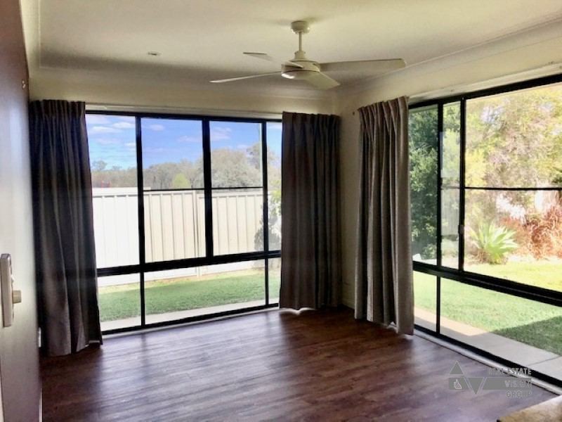 14 Baird St, Emerald QLD 4720