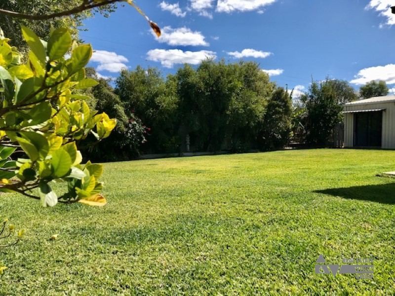 14 Baird St, Emerald QLD 4720