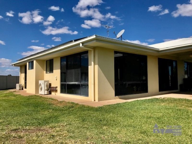 14 Baird St, Emerald QLD 4720