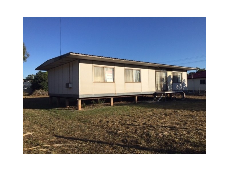 20 Church St, Bluff QLD 4702