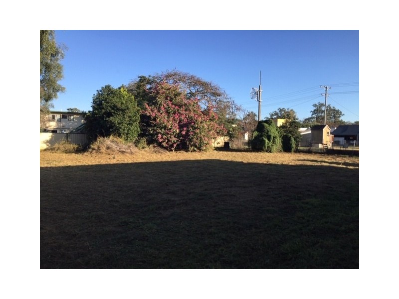 20 Church St, Bluff QLD 4702