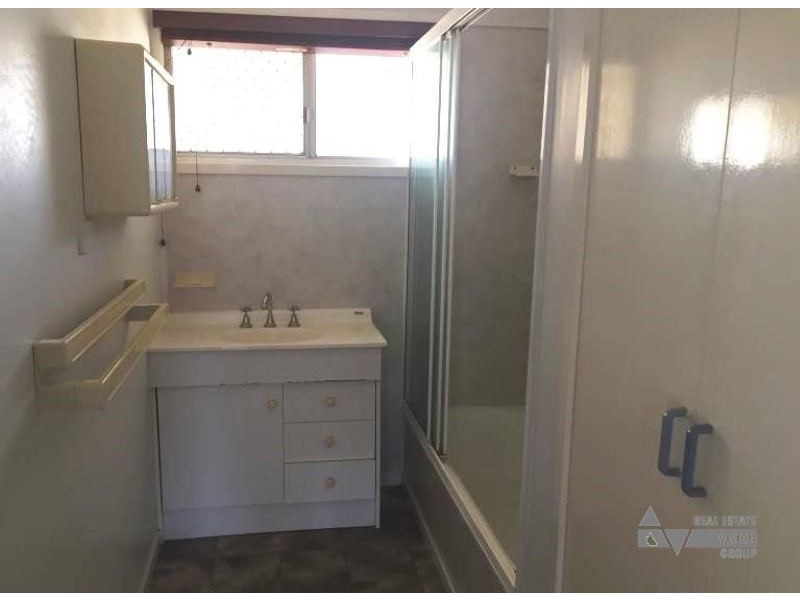 40 Myall St, Blackwater QLD 4717