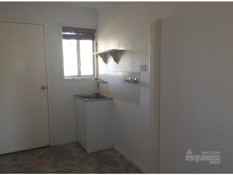 40 Myall St, Blackwater QLD 4717