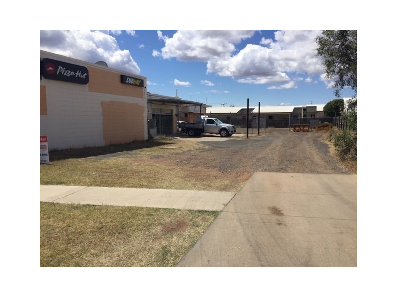 11 Mackenzie St, Blackwater QLD 4717