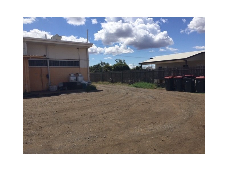 11 Mackenzie St, Blackwater QLD 4717